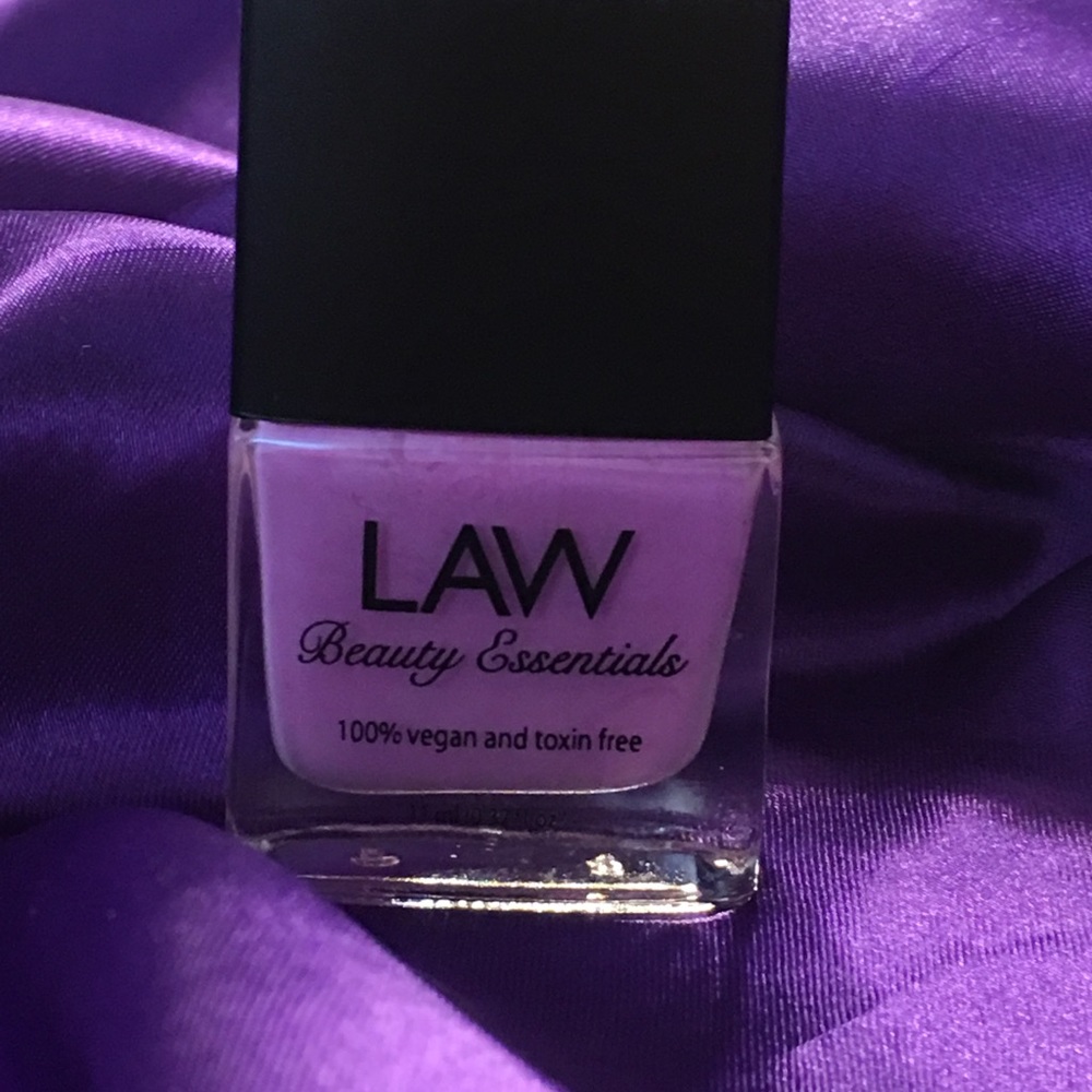 LAW Beauty Essentials Nail Creme